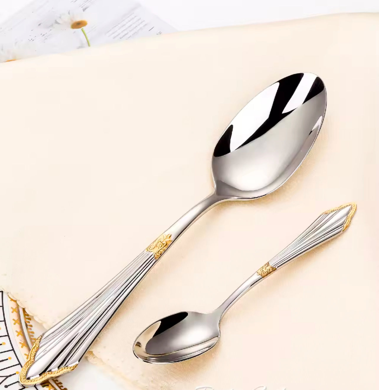 24-Piece Luxury Flatware Set – Silver with Gold Accents