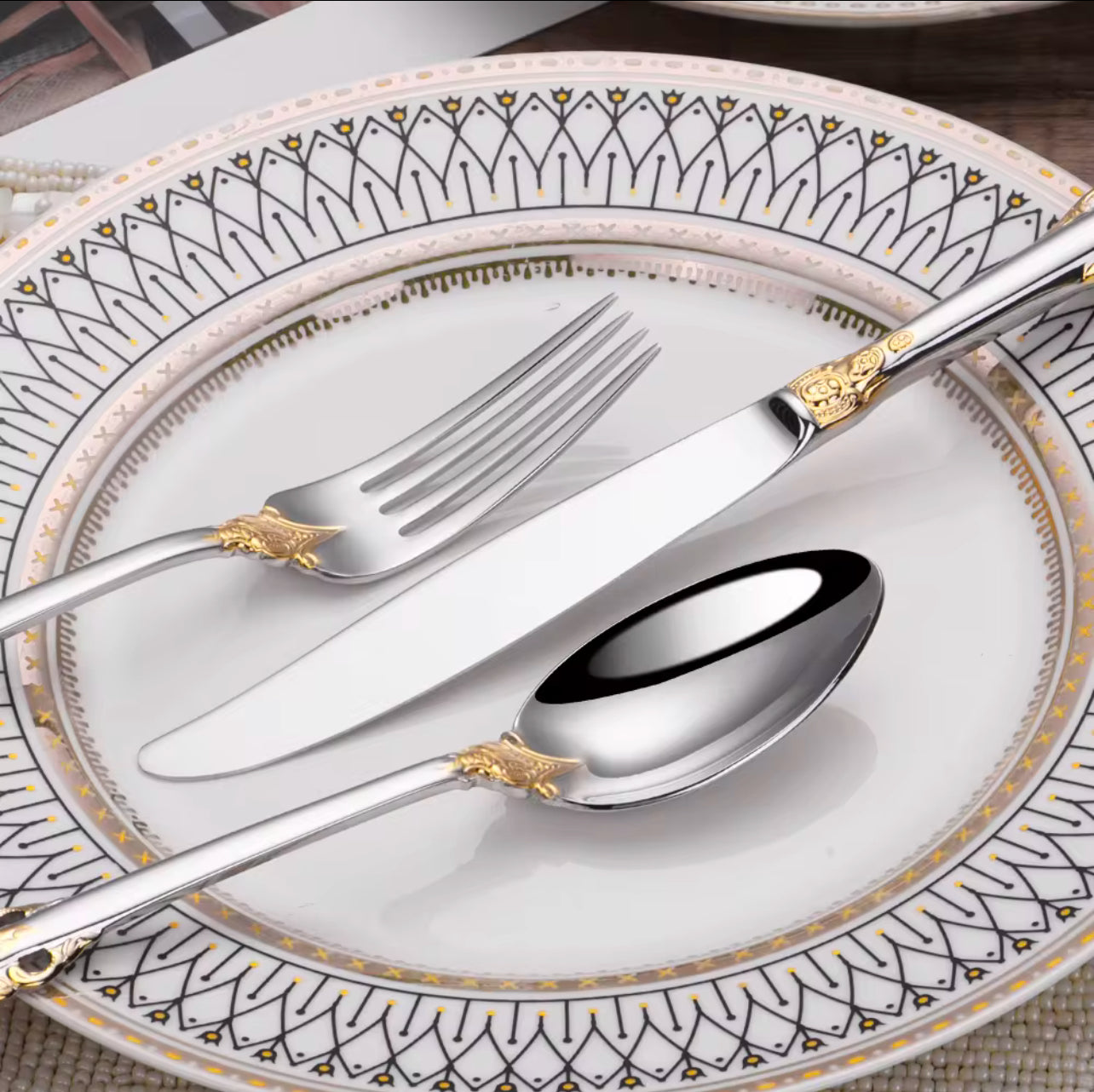Royal Flatware Luxury Flatware Set | 304(18/10) Stainless Steel | Elegant Dining Collection
